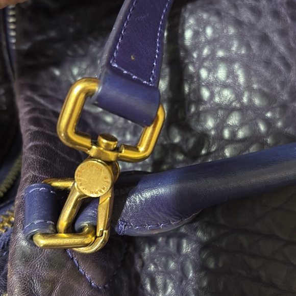 Marc By Marc Jacobs Pebbled Lamb leather purse. - Picture 4 of 16